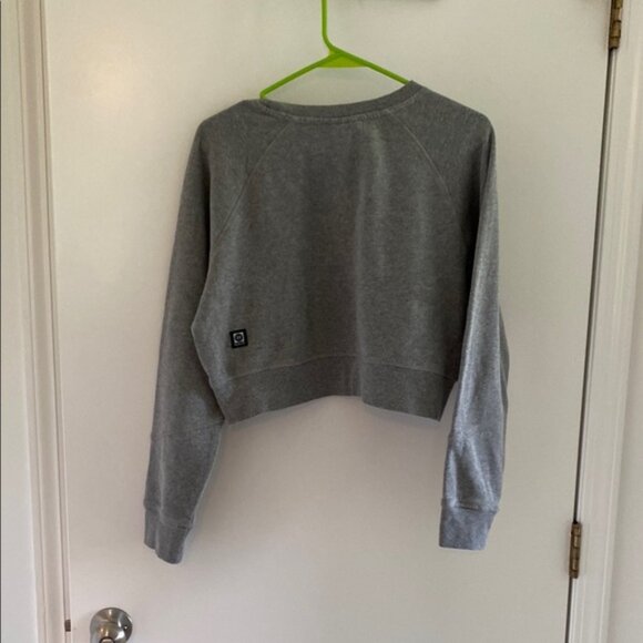 Casual Gray Cropped Sweatshirt - Picture 2 of 2